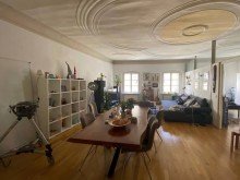 Wohnzimmer Helle Altbauwohnung mit Charakter mitten in der Altstadt!