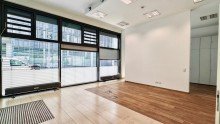Eingang 134 m� B�ro im Messe-Business-Center Passau-Kohlbruck (MBC)