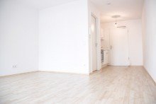 Zimmer unm�bliert Verkauft! Modernes Apartment direkt gegen�ber der Universit�t!