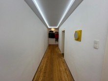 Flur mit LED Wohnen mit Donaupanorama - Stilvolle 2-Zimmer-Wohnung in Obernzell