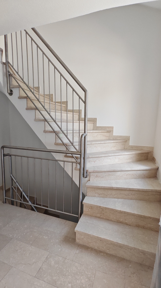 Treppenhaus Etagenwohnung Bad F�ssing