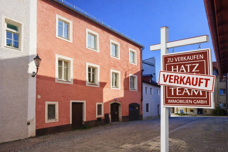 Hatz & Team Immobilien GmbH Passau Mehrfamilienhaus Verkauft! Renovierungsbed�rftiges Altstadthaus in Bestlage!