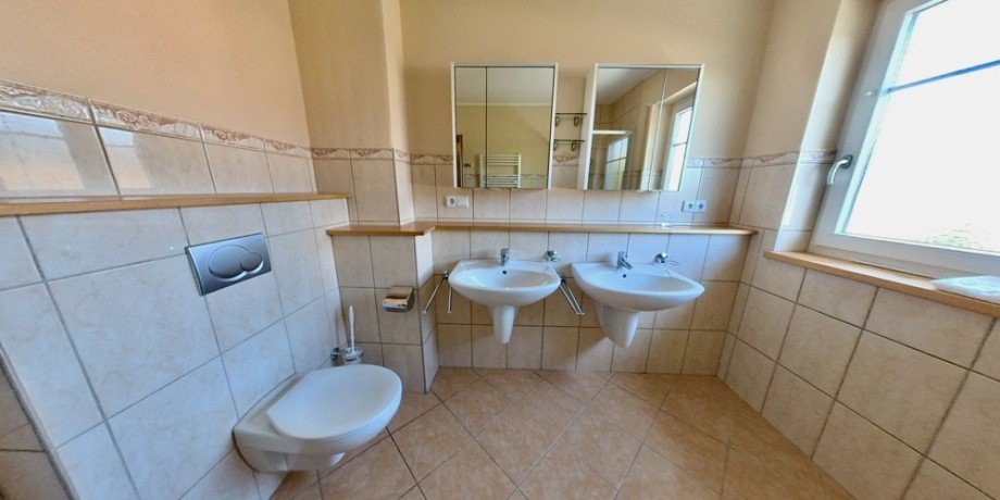 Badezimmer 1.OG Reihenendhaus Passau