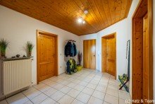 Diele Gepflegtes Zweifamilienhaus in l�ndlicher Lage n�he Tiefenbach!
