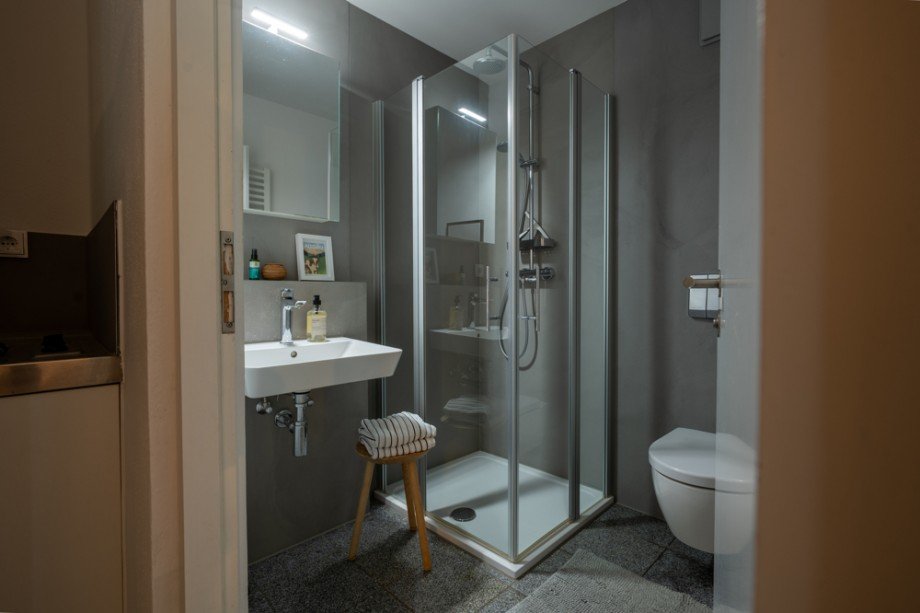 Einliegerwohnung mit Badezimmer und K�che Einfamilienhaus Passau