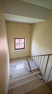 Treppenhaus Charmante 2-Zimmerwohnung mit Balkon in Passau!