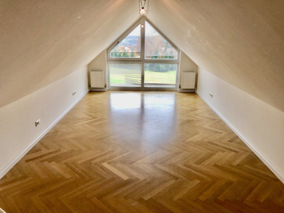 Wohnen/Essen Dachgeschosswohnung Salzweg