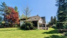 Hausansicht aus Garten Gro�z�giges Anwesen in ruhiger Lage mit herrlichem Ausblick