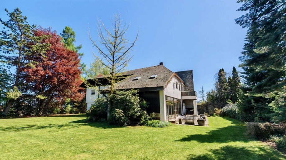 Hausansicht aus Garten Villa Freinberg