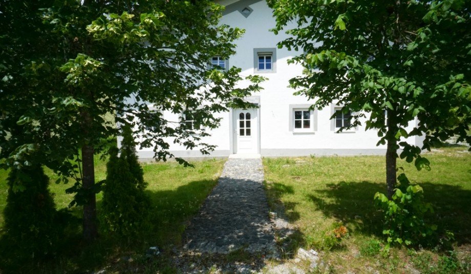 Au�enansicht Gastronomie und Wohnung Neureichenau