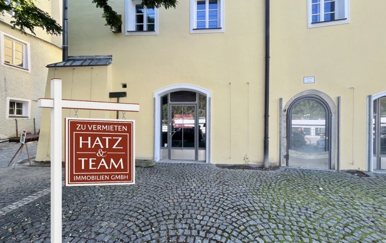 Hatz & Team Immobilien GmbH Passau Ladenlokal Top-Standort an der Donaul�nde - Charmante Ladenfl�che mit Terrasse und tollem Blick auf die Veste Oberhaus!