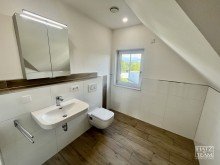 Badezimmer Lichtdurchflutetes Apartment mit Balkon in toller Lage!