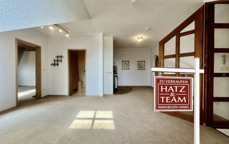 Hatz & Team Immobilien GmbH Passau Maisonettewohnung Penthouse-Feeling auf zwei Ebenen - gro�z�gige Maisonette-Wohnung mit Dachterrasse und Weitblick!