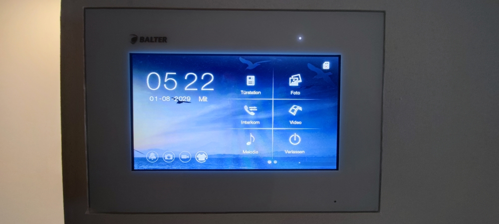 Steuerung in allen Wohnungen Wohn- / Gesch�ftshaus Sch�rding