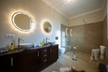 Badezimmer 2 Luxuri�se Architektenvilla mit herrlichem Blick in
Passau-Salzweg!