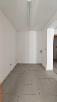 Laden EG Abstellfl�che Kapitalanlage! Mehrfamilienhaus mit Gewerbeeinheit