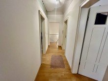 Flur OG WG geeignet! 
Charmante 4-Zimmer-Wohnung auf zwei Etagen in der bekannten K�nstlergasse von Passau!