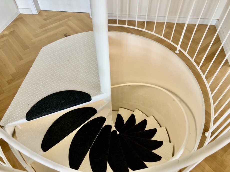 Treppenaufgang Dachgeschosswohnung Salzweg
