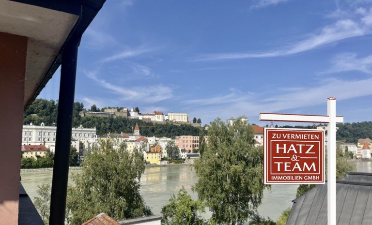 Hatz & Team Immobilien GmbH Passau Etagenwohnung Moderne 2-Zimmer-Wohnung mit gro�z�giger Dachterrasse und tollem Blick auf den Passauer Dom und die Veste Oberhaus!