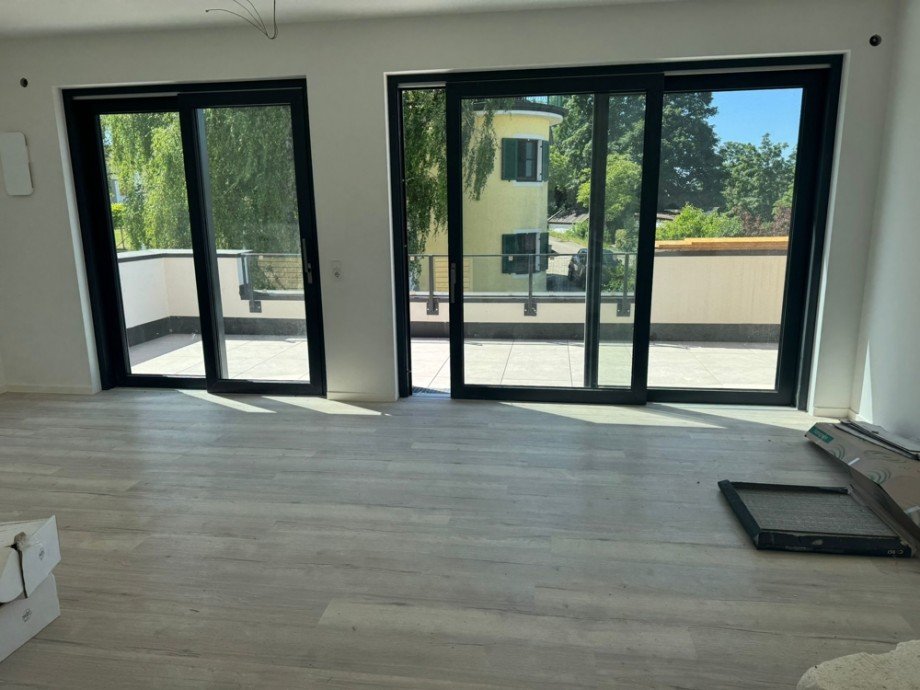 Wohnzimmer mit Schiebet�r Etagenwohnung Bad Griesbach im Rottal