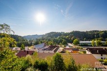 Ausblick von Balkon Wohnhaus mit Panoramablick - Airbnb - Chalet tr�gt einen Gro�teil der Finanzierung
