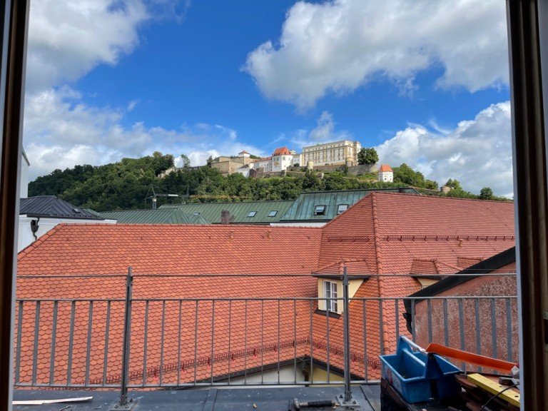 Austritt Passau Dachgeschosswohnung Traum-Penthouse mit Blick auf Oberhaus, Aufzug & Garage