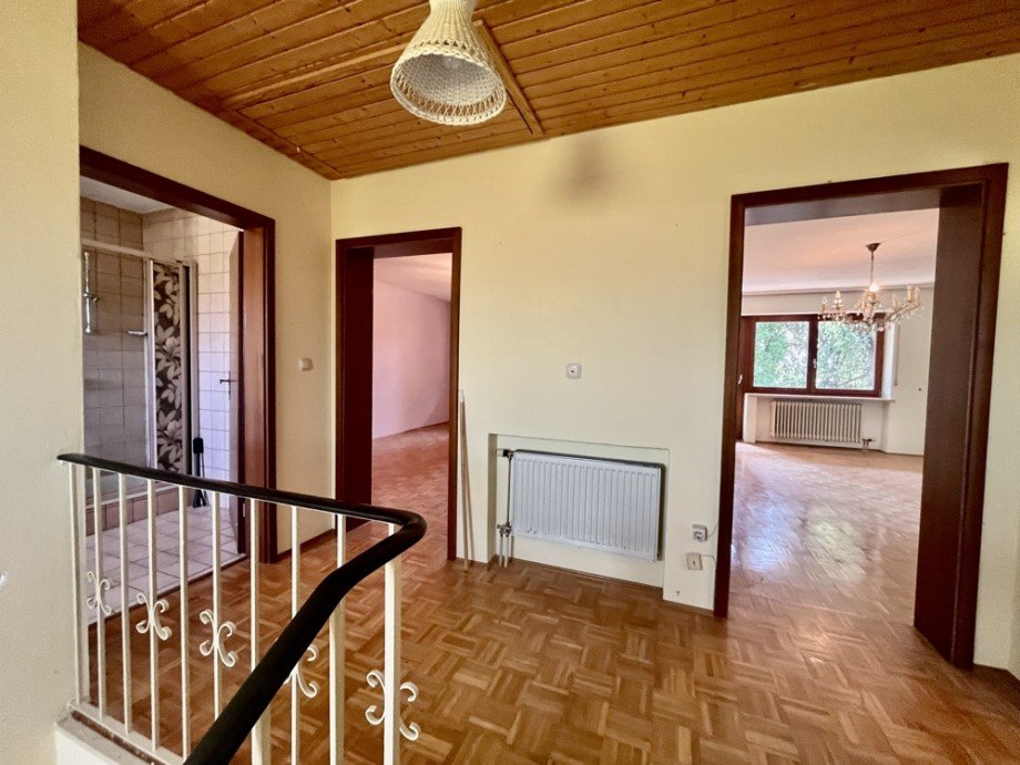 Flur OG Einfamilienhaus Neuburg am Inn / Neukirchen am Inn