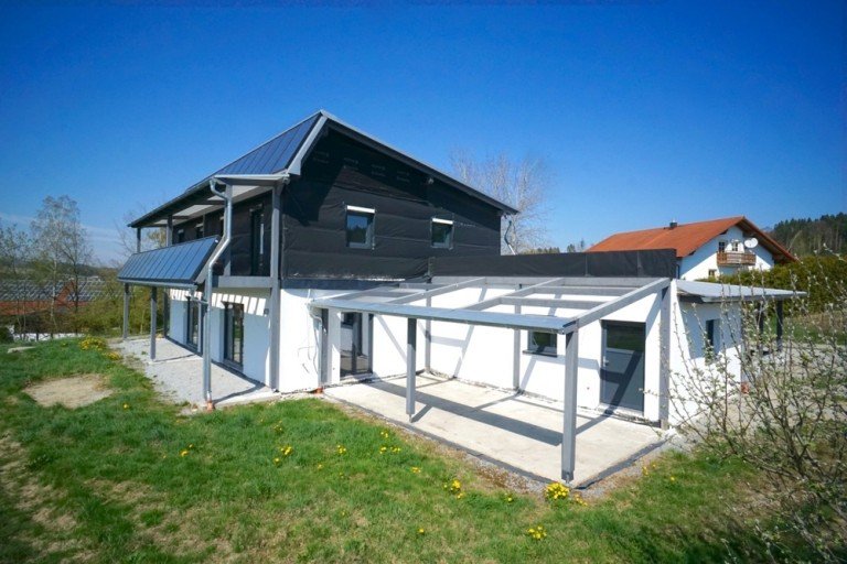 Hatz und Team Immobilien Tiefenbach Einfamilienhaus Exklusives Sonnenhaus mit Einliegerwohnung
