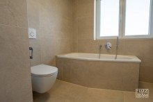 Badezimmer OG Verkauft! Wohnen im Gr�nen - Saniertes Zweifamilienhaus im Herzen von Thyrnau!