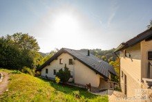 Au�enansicht Einziehen. Entspannen. 
Nebenkosten? Erledigt vom eigenen Chalet!