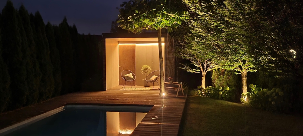 Poolhaus bei Nacht Einfamilienhaus Passau