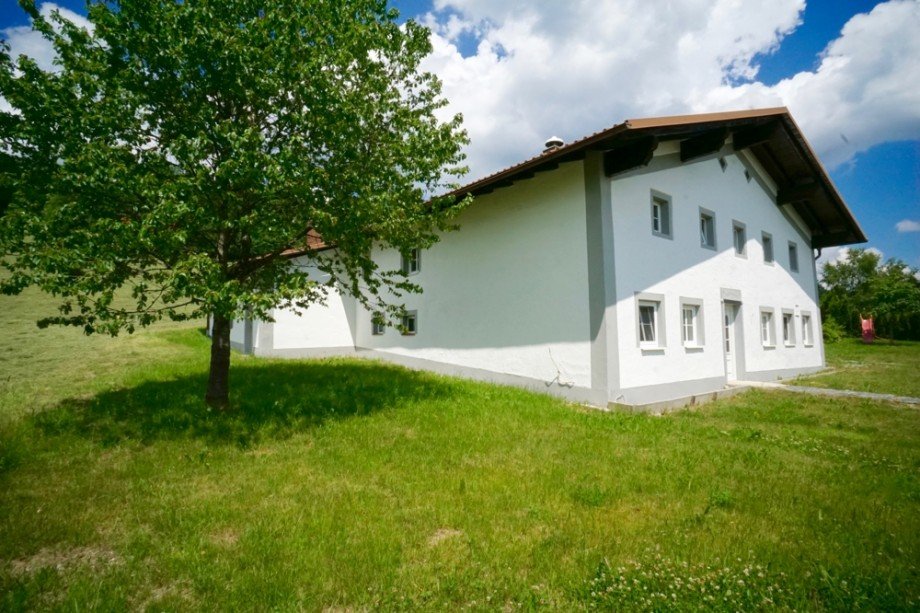 Au�enansicht Gastronomie und Wohnung Neureichenau