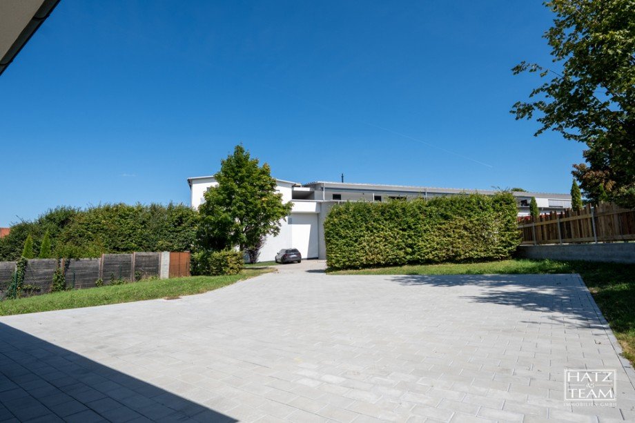 Zufahrt Zweifamilienhaus Thyrnau