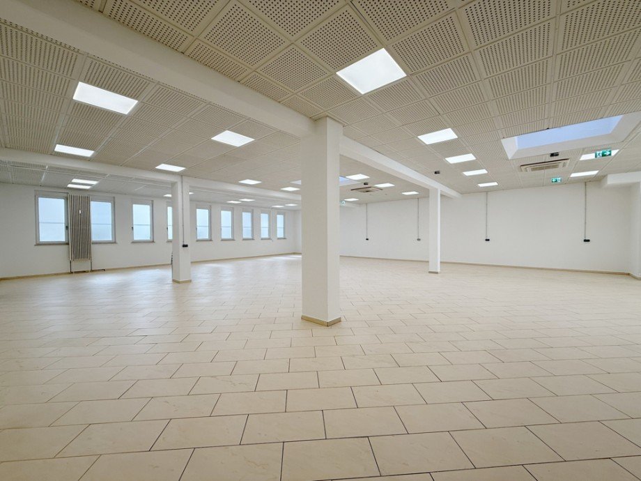 Ladenfl�che 2 hinten bearbeitet Einzelhandel Passau