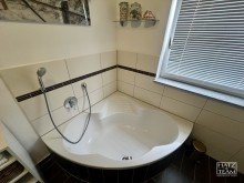 Badezimmer Hochwertige Erdgeschosswohnung mit Terrasse und Garten in exklusiver Wohnlage!