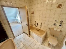 Badezimmer OG Penthouse-Feeling auf zwei Ebenen - gro�z�gige Maisonette-Wohnung mit Dachterrasse und Weitblick!