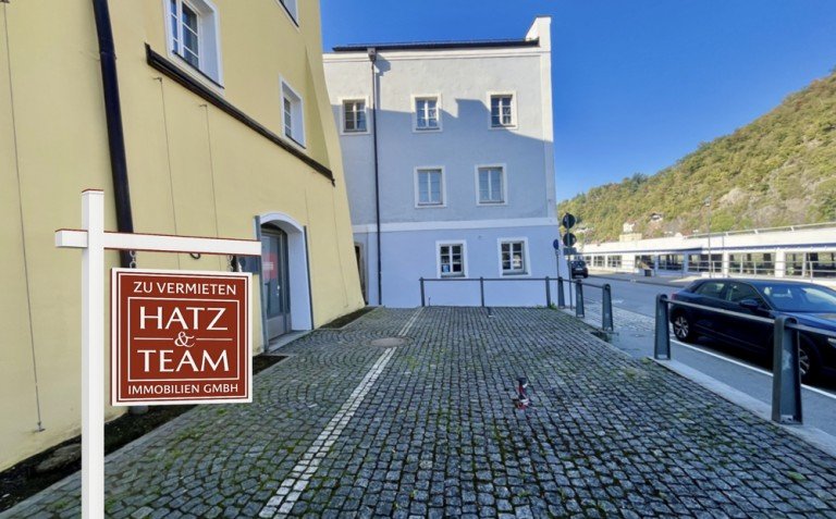 Hatz & Team Immobilien GmbH Passau Gastgewerbe Attraktive Gewerbefl�che mit gro�z�giger Terrasse und traumhaftem Ausblick - perfekte Voraussetzungen f�r ein stilvolles Caf�- oder Barkonzept!